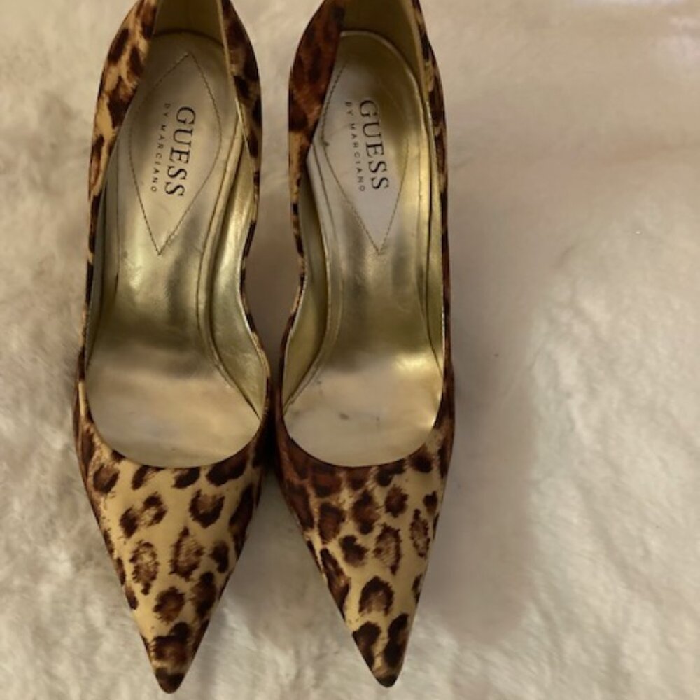 Guess Leopard Print Pointed High Heels Size 7 (Pre Owned)